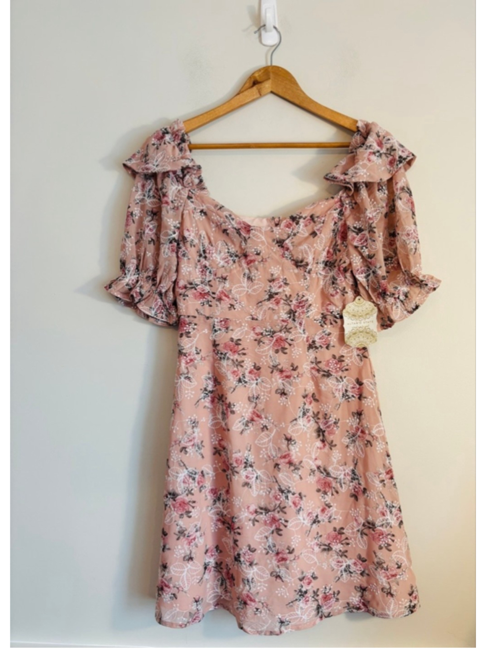 Altar'd State Size M Textured Floral Ruffle Puff Sleeve Mini Dress Embroidered